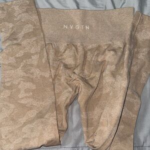 NVGTN Seamless High-Waist Camo Leggings in Taupe
